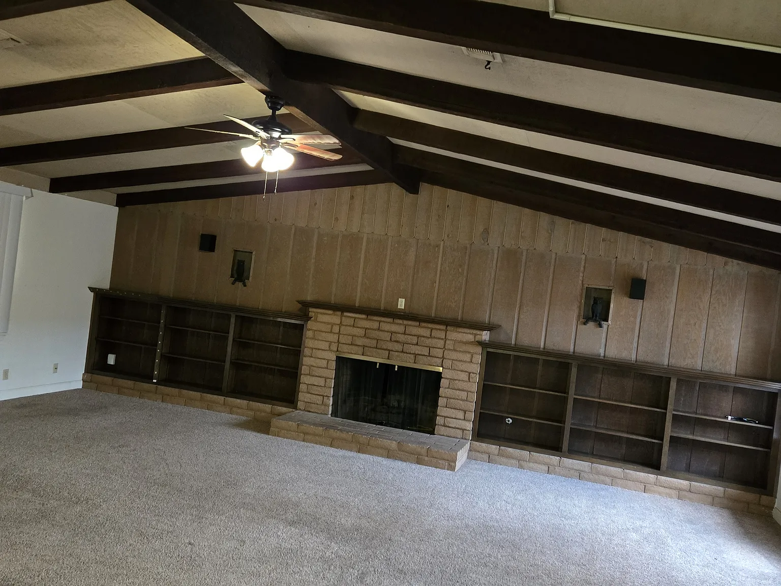 3 bed, 1870 sqft, $2,100 — Photo 2