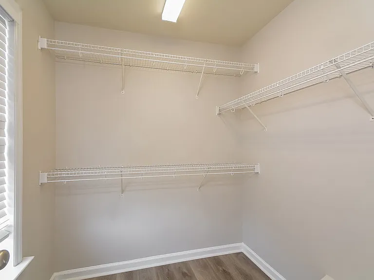 118 Ashton Ct — Photo 14