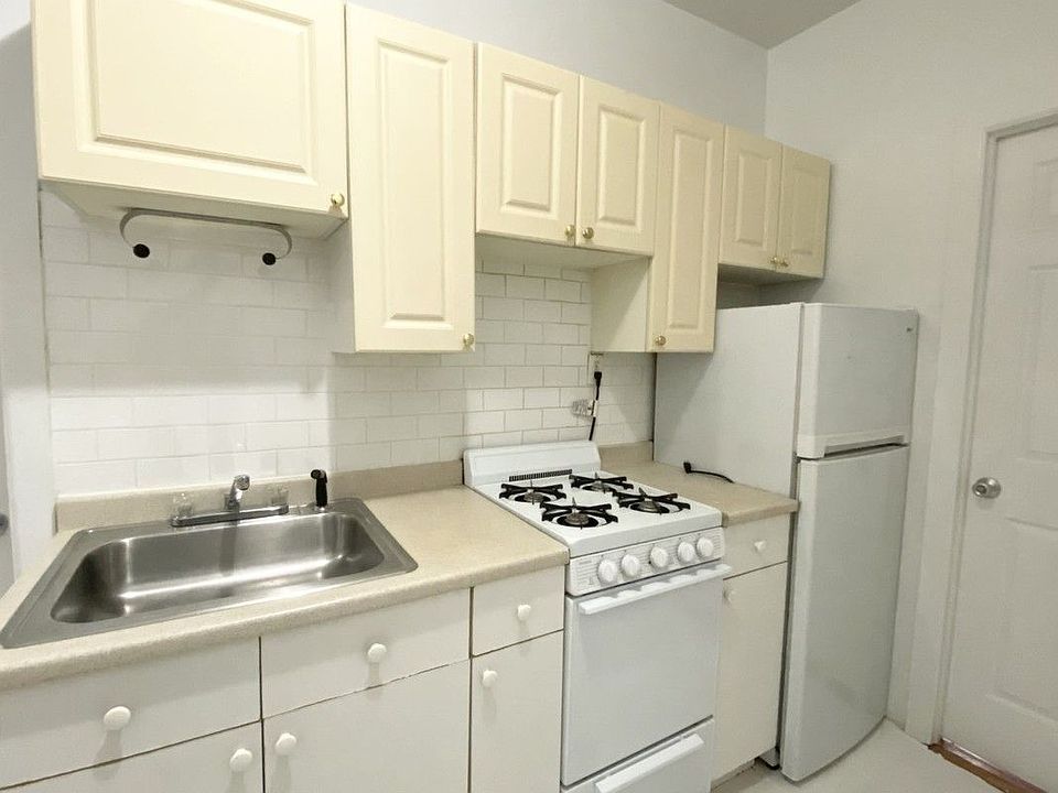 2nd image of 243 W 15th St APT 2RE