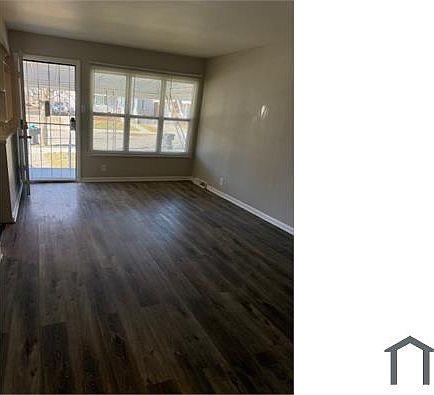 2nd image of 15058 Ward St