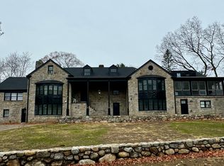 1 E Rocks Rd, Norwalk, CT 06851