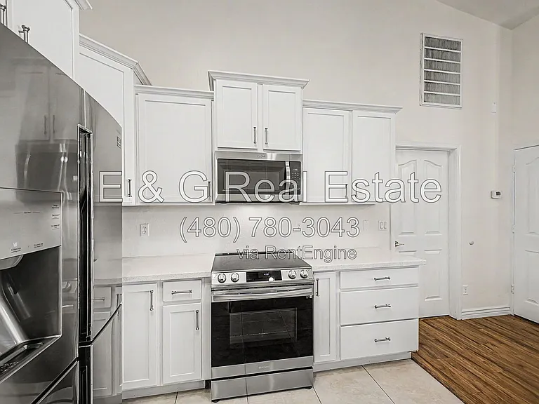 678 W Fremont Dr — Photo 15