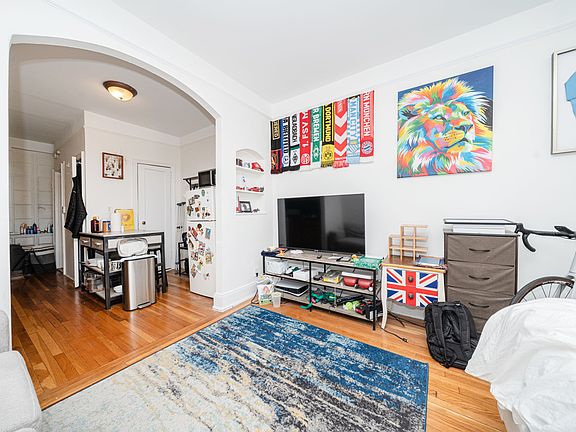 2nd image of 344 W 17th St APT 1D