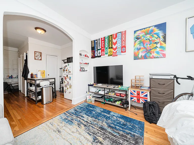 344 W 17th St #1-D — Photo 2