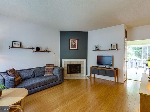 3rd image of 7201 Parsons Ct