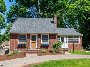 14 Woodcrest Rd, Boonton, NJ 07005