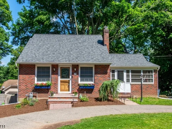 14 Woodcrest Road, Parsippany-Troy Hills Twp., NJ 07005