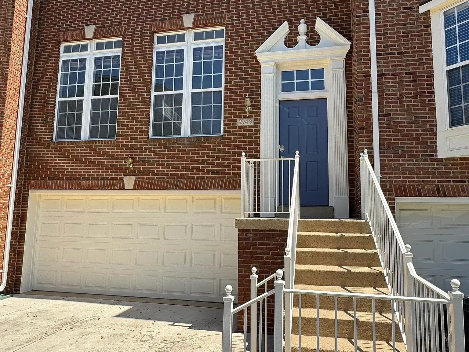 2743 Manhattan Place — Photo 4