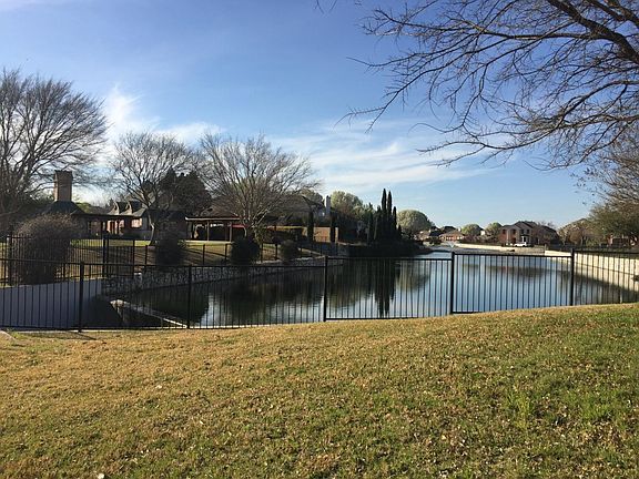 5th image of 11482 Waterford Ln