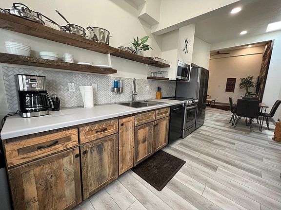 Kitchen is fully outfitted - ready to cook in.
