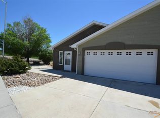 5261 Hayloft Ln, Rapid City, SD 57703