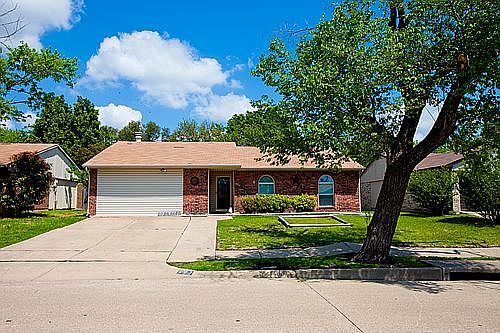 1st image of 223 Green Canyon Dr