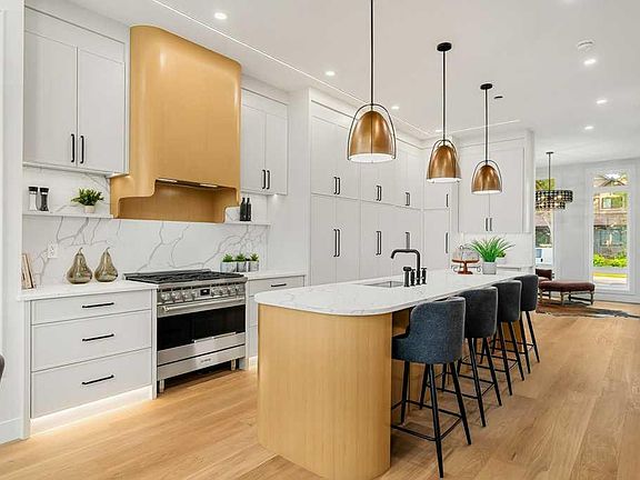 5th image of 2311 N 6th Ave NW