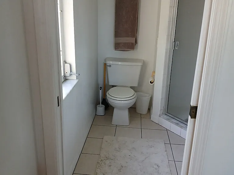 4638 SE 6th Ave — Photo 9