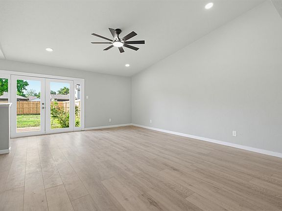 5th image of 8718 Vernon Dr