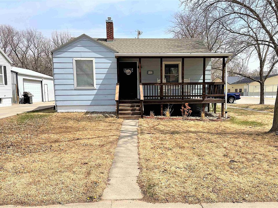 1st image of 910 N 12th Ave