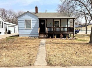 910 N 12th Ave, Broken Bow, NE 68822