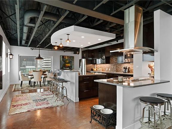 5th image of 901 N Upper Broadway St APT 603