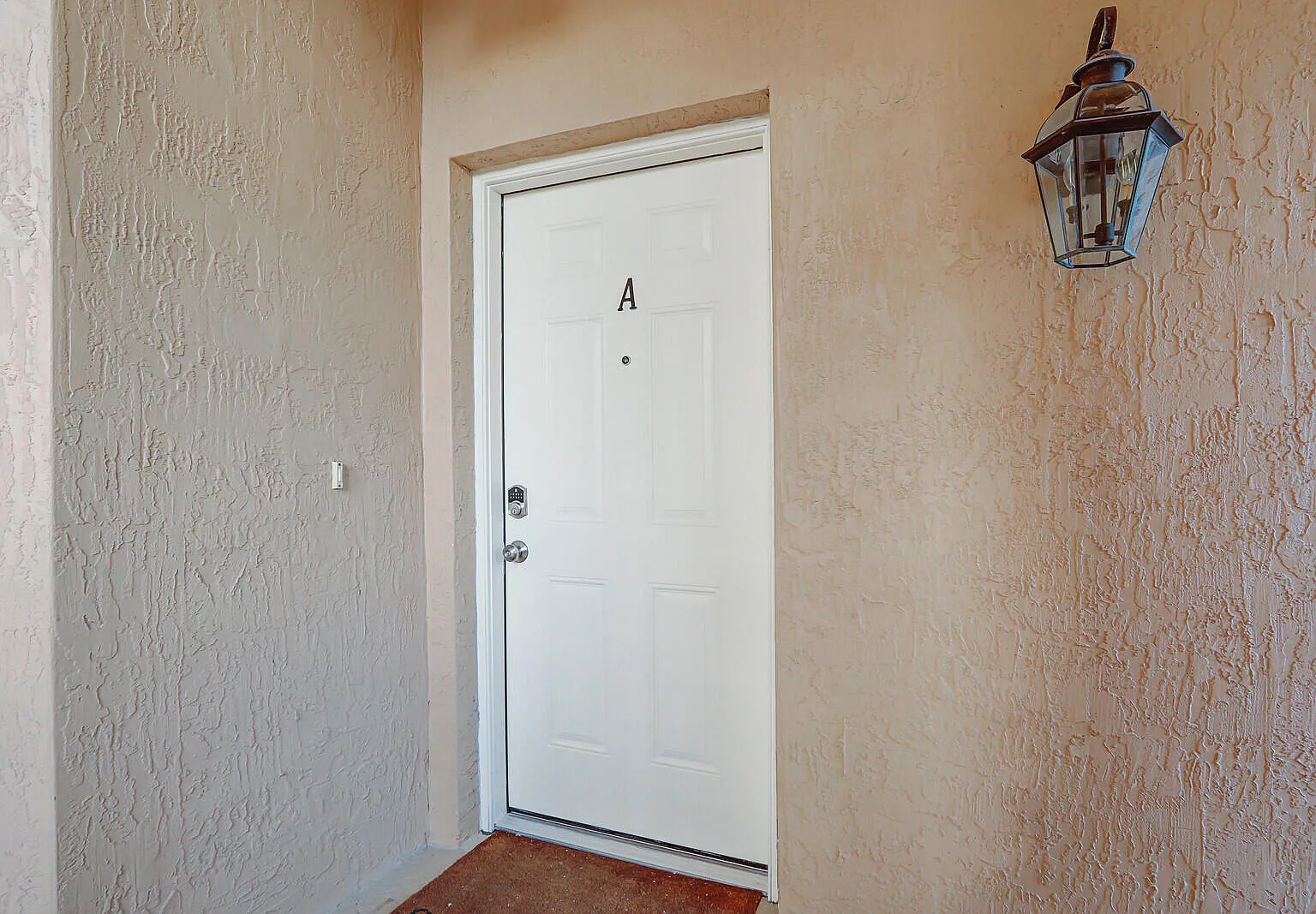 1 bed, 1.5 bath, 900 sqft, $1,850 — Photo 3