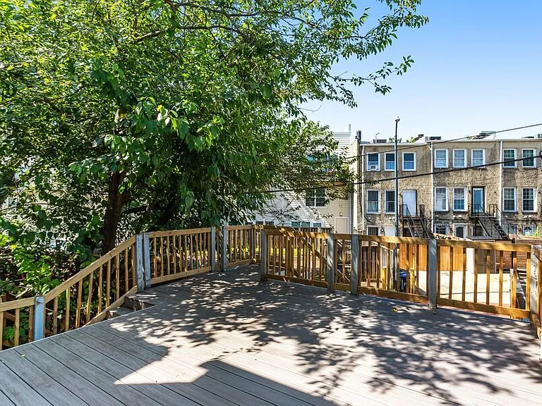 821 Kentucky Ave SE — Photo 55