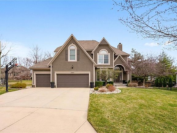 2nd image of 13907 Rosehill Ln