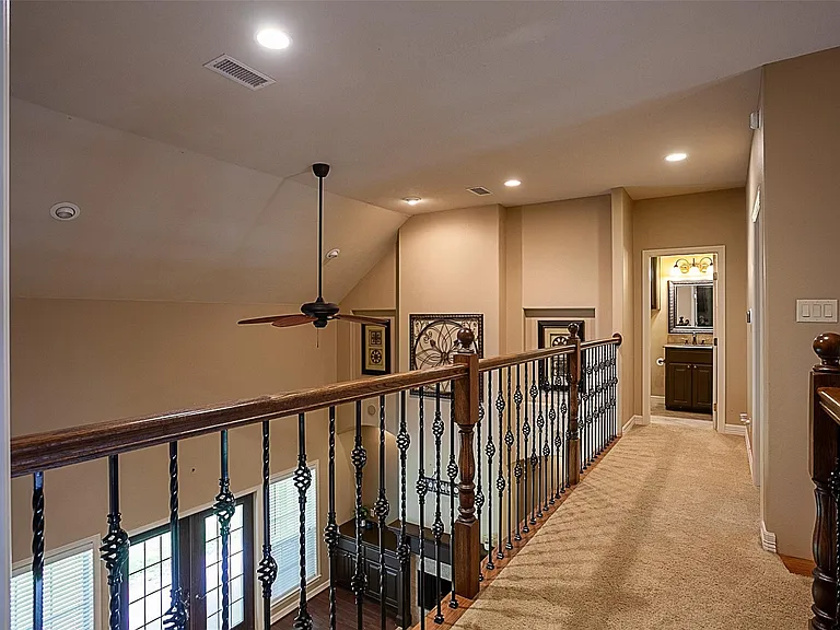 289 Broadmoor Dr — Photo 36