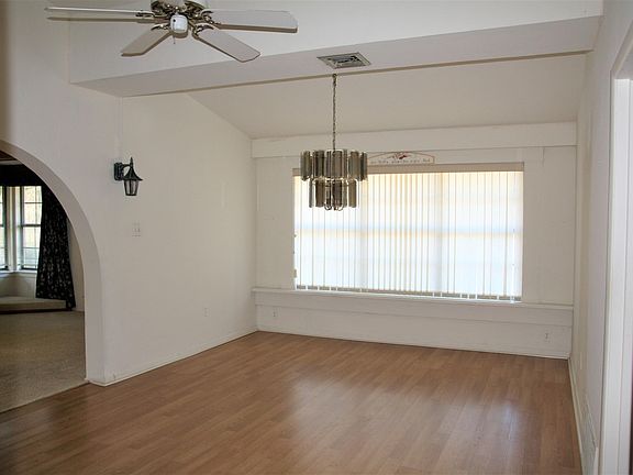 3rd image of 2131 Driftwood Dr