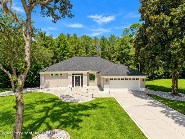 10261 Woodland Waters Blvd, Weeki Wachee, FL 34613