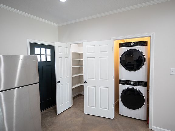 1513-LEBLANC-STREET-1-LAUNDRY_07242024
