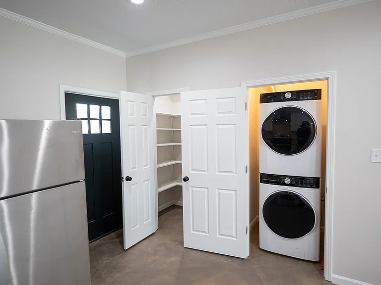 1513-LEBLANC-STREET-1-LAUNDRY_02222023