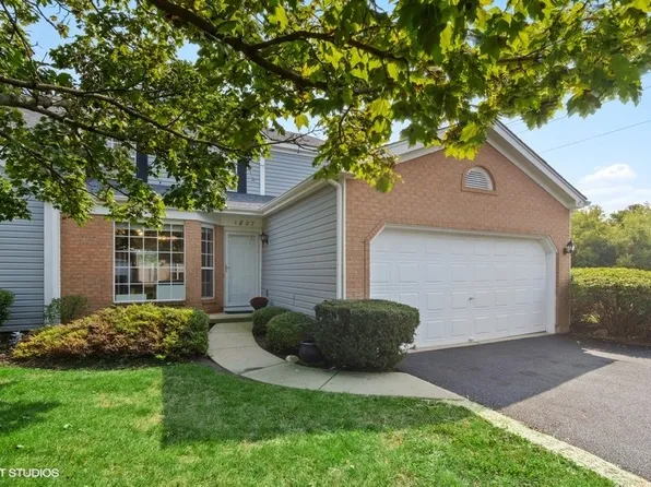 1827 Princeton Ct, Gurnee, IL 60031