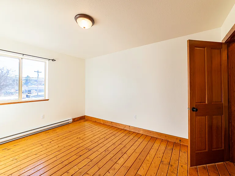 612 W Nash St — Photo 7