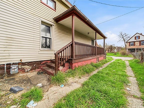3rd image of 798 E 100th St