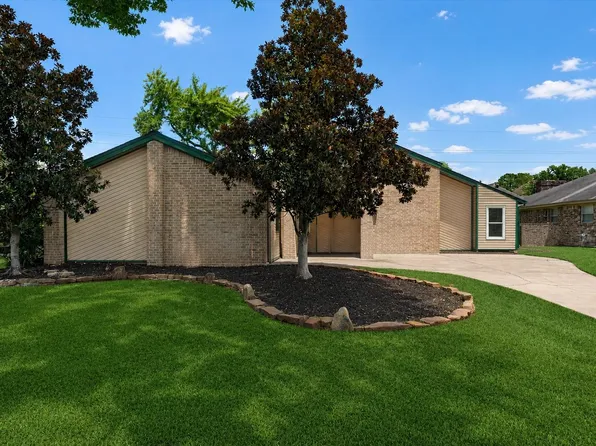 9006 Donys Dr, Houston, TX 77040