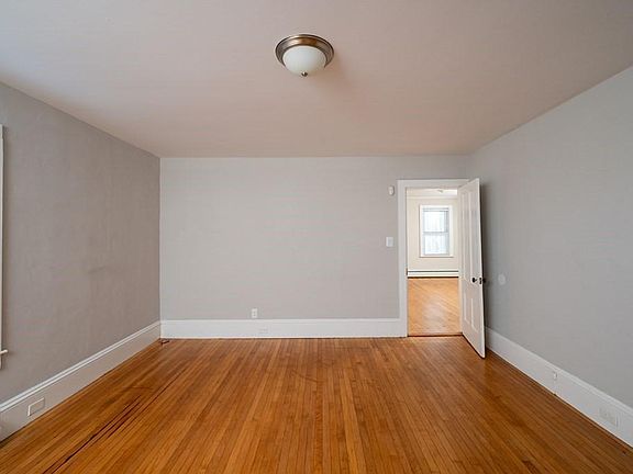 5th image of 31 Parker Ave