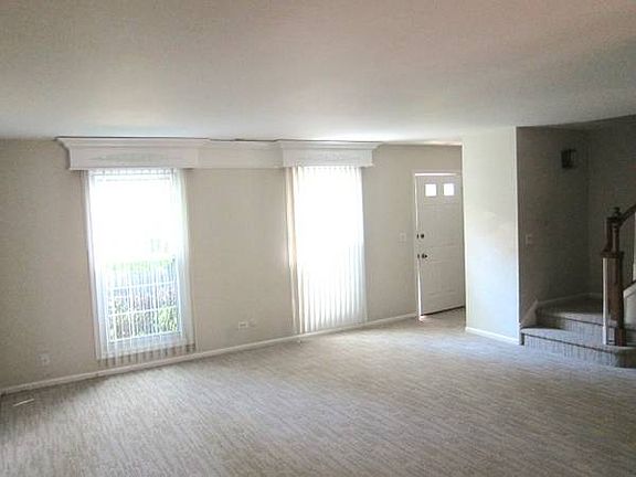 3rd image of 1633 Pebblecreek Dr