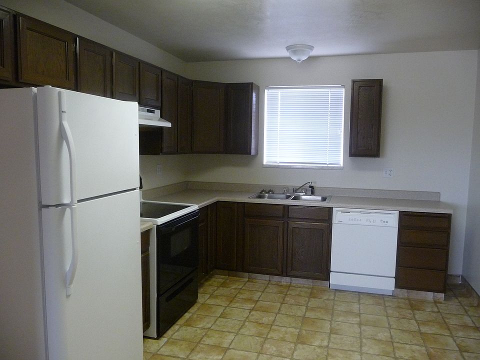 kitchen (same layout in all units, the unit available may not have the same colors)