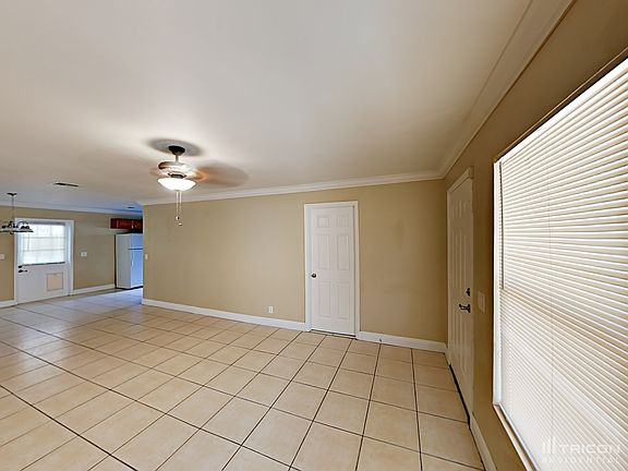 4th image of 5521 Parker Ave