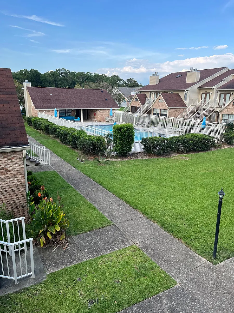 Photo 2 of 17 - 5001 Grande Dr #911 - Pensacola, FL Community Pool - 5001 Grande Dr #911