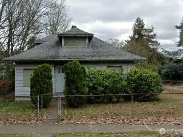 2724 Walnut Avenue SW, Seattle, WA 98116