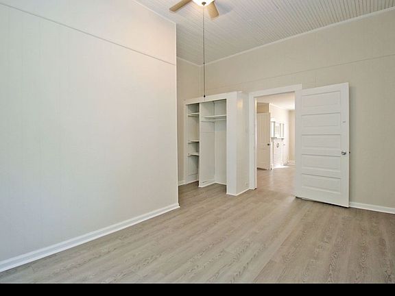 5th image of 1221 Whitney St