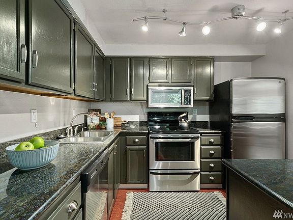 3rd image of 8945 Ravenna Ave NE #8945