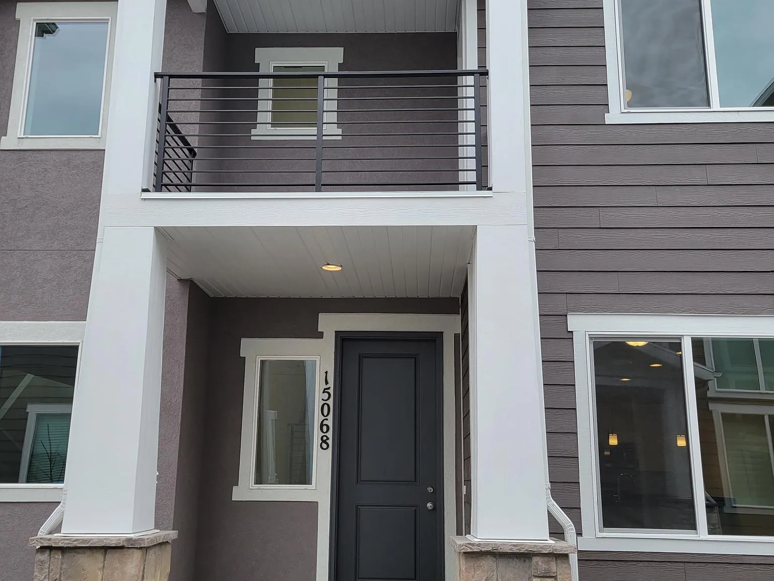 3 bed, 2.5 bath, 2193 sqft, $2,090 — Photo 1