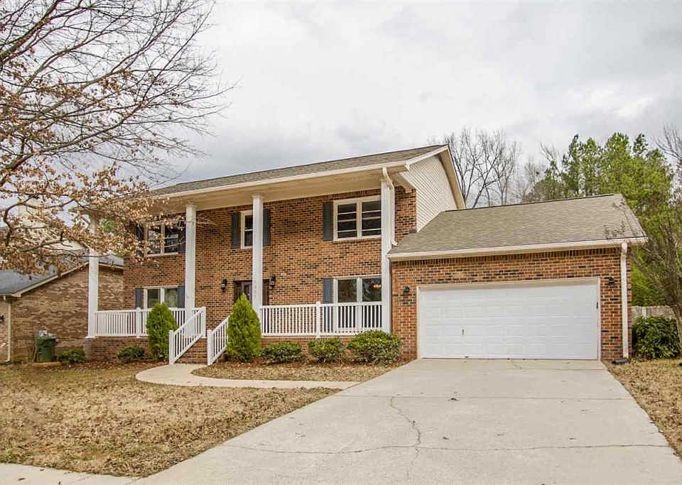 1st image of 1221 Chesser Dr SE