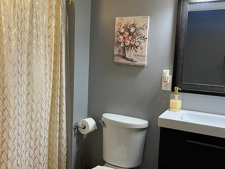 946 McKinley Ave — Photo 12