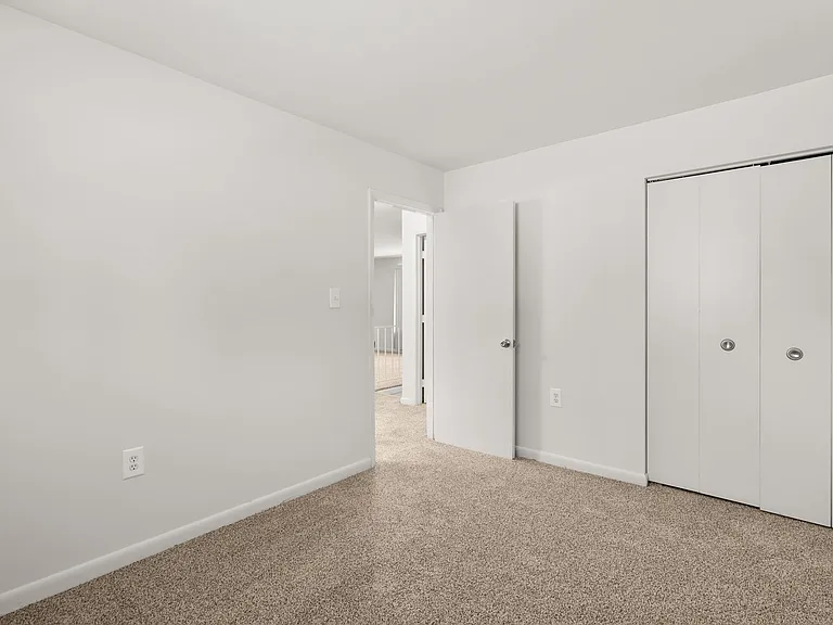Lake Falls Apartments — Photo 17