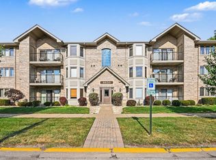 8650 S Laporte Ave #1B, Burbank, IL 60459
