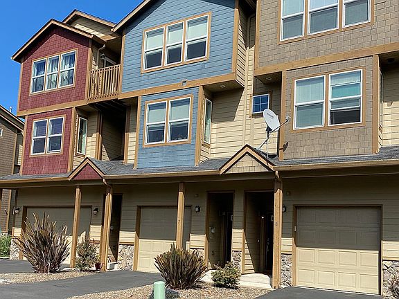 2nd image of 475 SE 35th St Unit A7