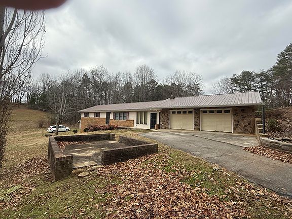 3rd image of 1342 Edwina Bridgeport Rd