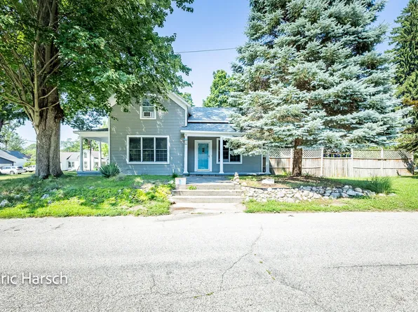122 W Obell St, Whitehall, MI 49461